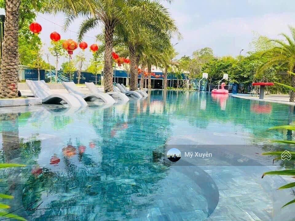 Bán căn nhà phố standard view hồ bơi  full nội thất cao cấp giá 6,5 tỷ