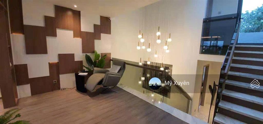 Bán căn nhà phố standard view hồ bơi  full nội thất cao cấp giá 6,5 tỷ