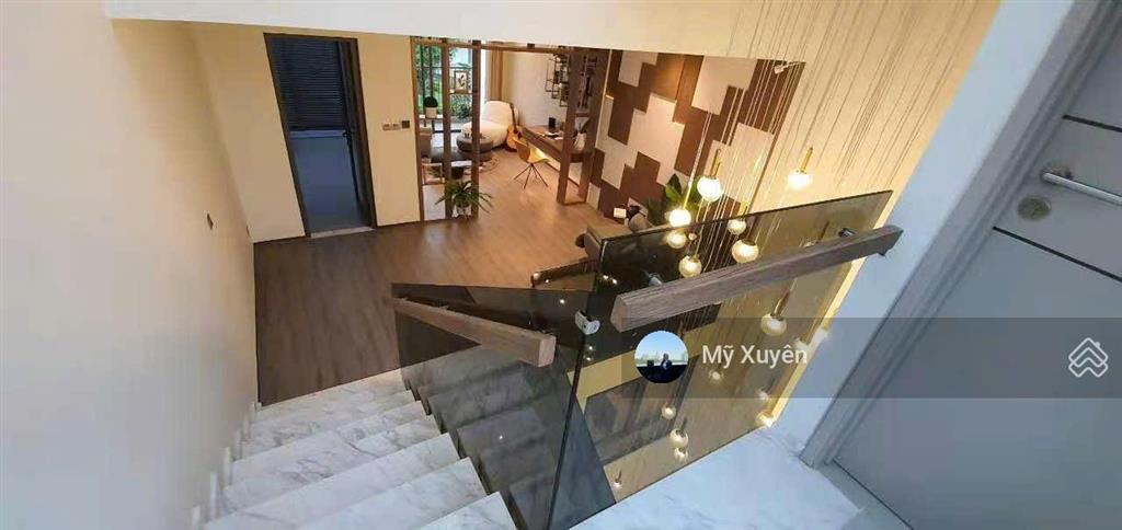 Bán căn nhà phố standard view hồ bơi  full nội thất cao cấp giá 6,5 tỷ