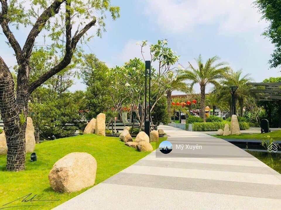 Bán căn nhà phố standard view hồ bơi  full nội thất cao cấp giá 6,5 tỷ