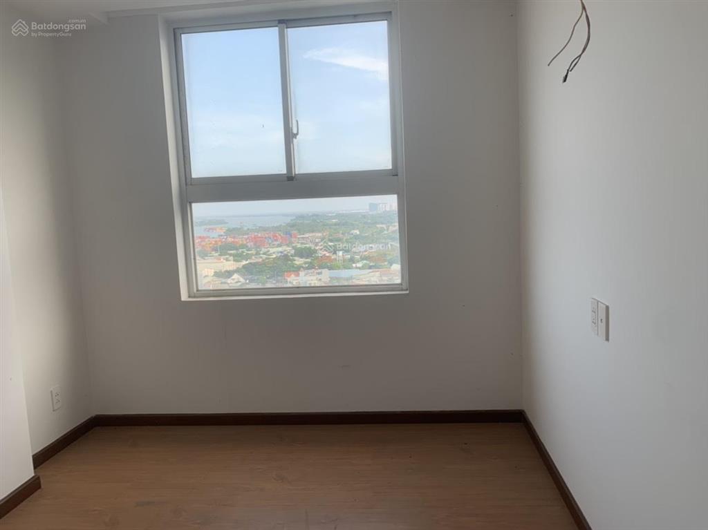 Bán gấp căn góc nhà trống, giá 1,8 tỷ ,sổ sẵn sang ngayo932o13216