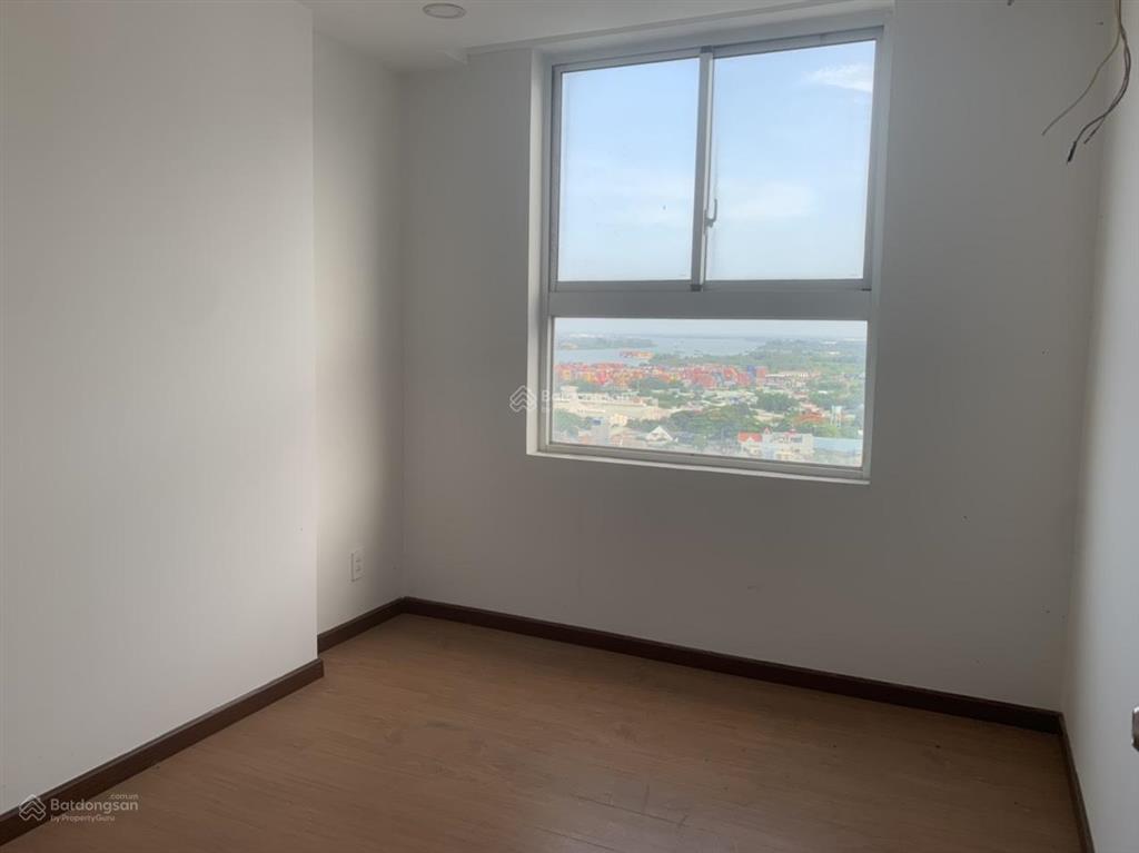 Bán gấp căn góc nhà trống, giá 1,8 tỷ ,sổ sẵn sang ngayo932o13216