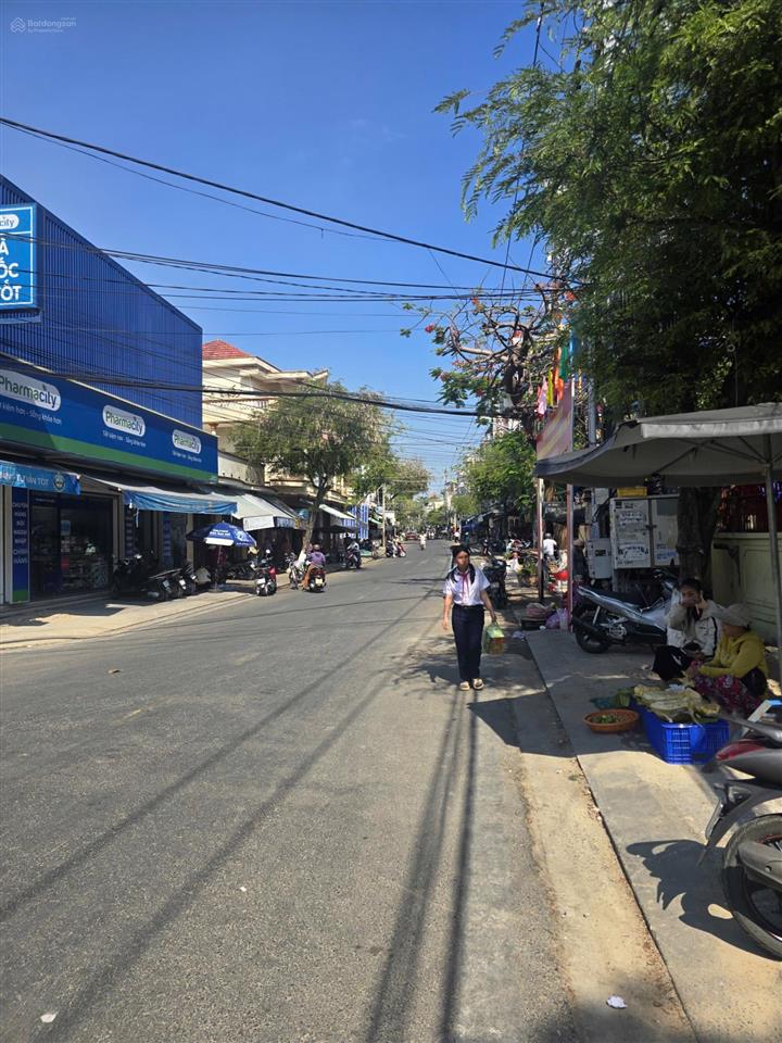 Hàng hot nhà 2 tầng , ngang 8m mặt tiền đường tháp bà tp nha trang . giá 5.7 tỷ