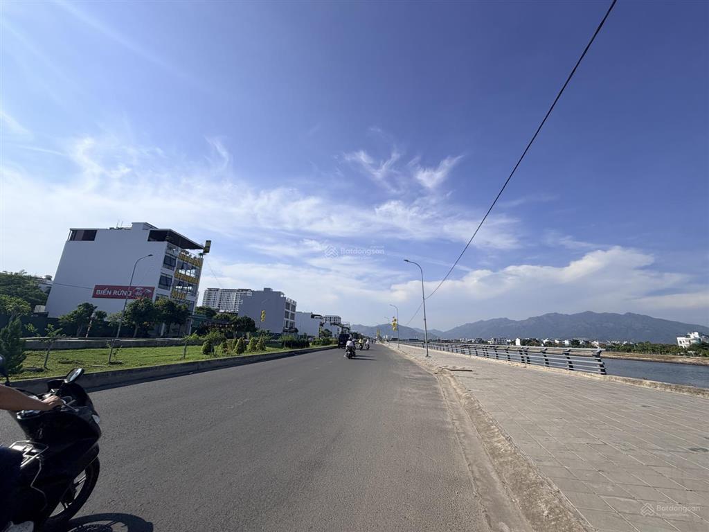 Bán lô đất đường vành đai 2  hà quang 2 tp nha trang. giá 98 triệu/m2