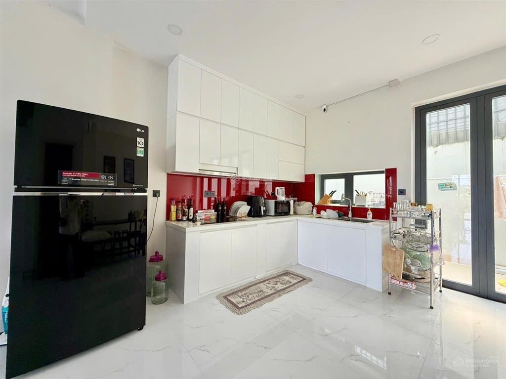 Nhà 3 tầng mỹ gia gói 8 the capella  nha trang , đường 18m chỉ 7.2 tỷ full nội thất