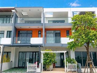 Nhà 3 tầng mỹ gia gói 8 the capella  nha trang , đường 18m chỉ 7.2 tỷ full nội thất