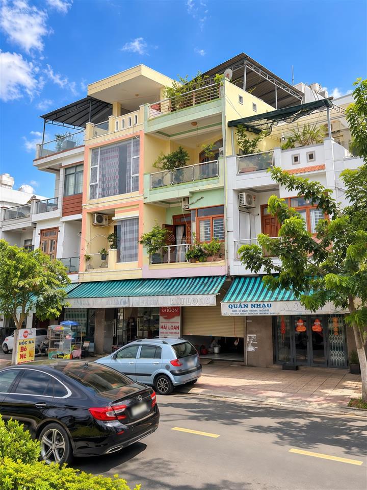Bán nhà 3 tầng mặt tiền đường bờ kè xốm cồn tp nha trang , view sông. giá 7.7 tỷ .