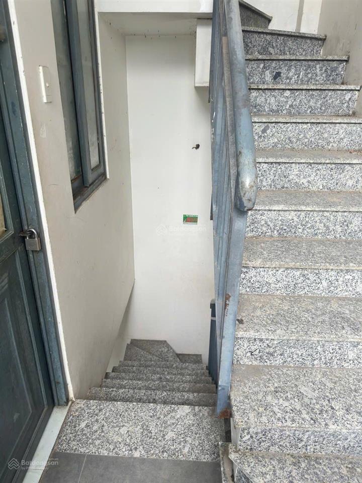 Chính chủ bán nhà dương quảng hàm, ngay nhà thờ bến hải, dt 58m2, 2 lầu, cho thuê 17tr/th