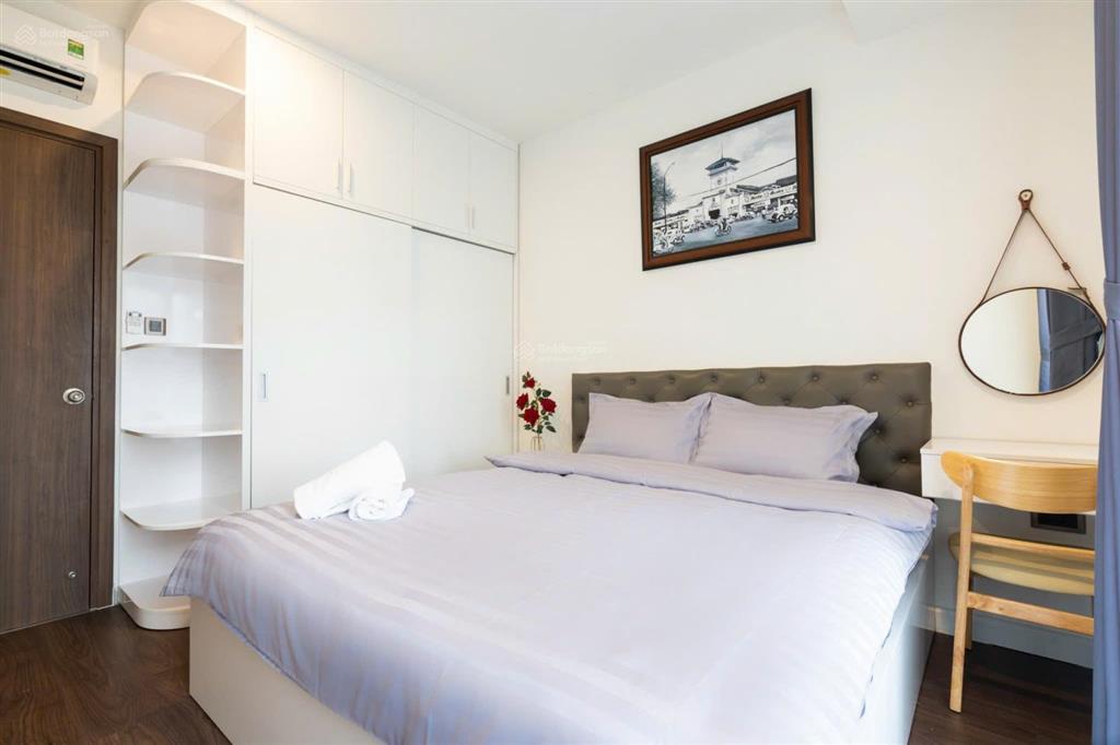 Tin thật 100% căn hộ sài gòn royal, quận 4, 2 phòng ngủ 1 wc, 60m2, đầy đủ nội thất giá chỉ 18 tr
