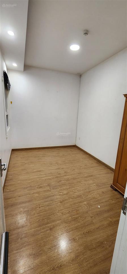 Hạ giá 110tr bán căn hộ 69m2 view hồ bơi, 2pn, 2wc full nội thất cao cấp  cc moonlight boulevard