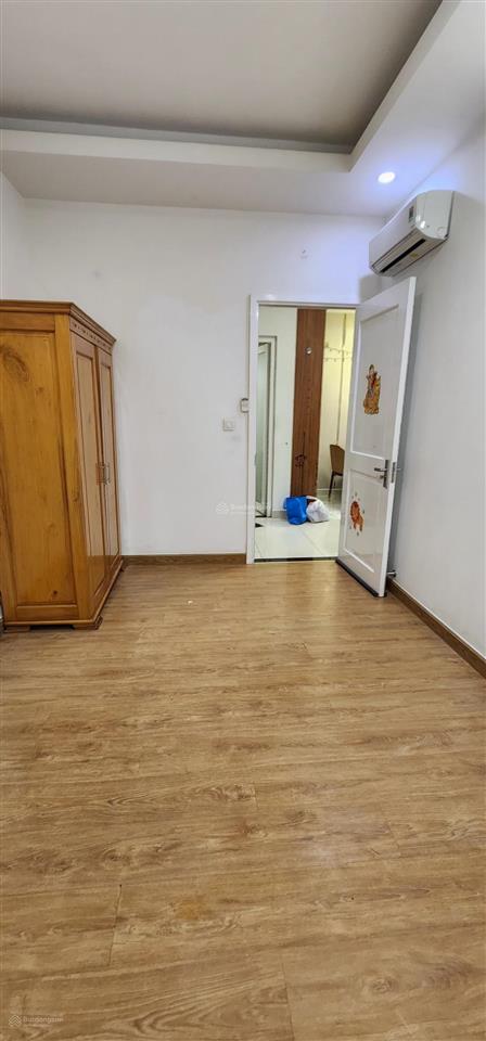 Hạ giá 110tr bán căn hộ 69m2 view hồ bơi, 2pn, 2wc full nội thất cao cấp  cc moonlight boulevard