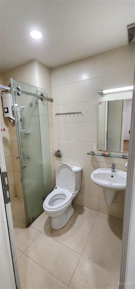 Hạ giá 110tr bán căn hộ 69m2 view hồ bơi, 2pn, 2wc full nội thất cao cấp  cc moonlight boulevard
