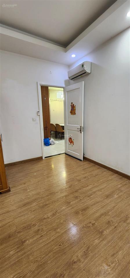 Hạ giá 110tr bán căn hộ 69m2 view hồ bơi, 2pn, 2wc full nội thất cao cấp  cc moonlight boulevard