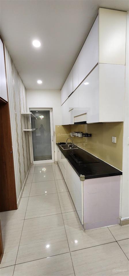 Hạ giá 110tr bán căn hộ 69m2 view hồ bơi, 2pn, 2wc full nội thất cao cấp  cc moonlight boulevard