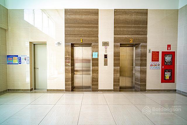 Hạ giá 110tr bán căn hộ 69m2 view hồ bơi, 2pn, 2wc full nội thất cao cấp  cc moonlight boulevard