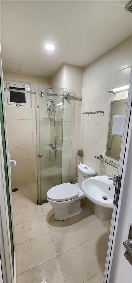 Hạ giá 110tr bán căn hộ 69m2 view hồ bơi, 2pn, 2wc full nội thất cao cấp  cc moonlight boulevard