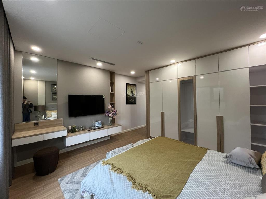 Bán gấp căn hộ 3pn 138m2 giá 11 tỷ