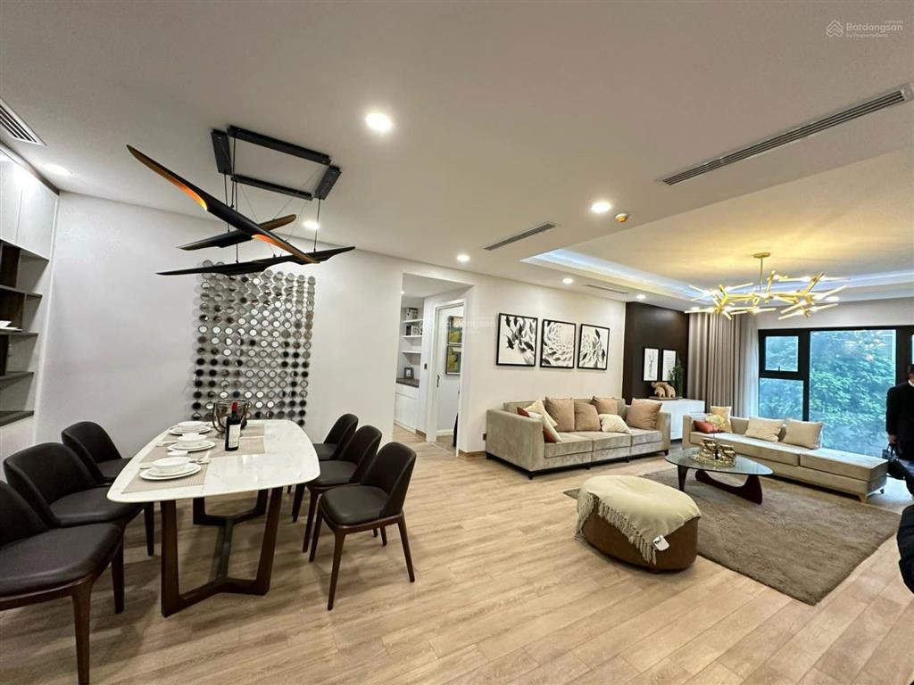 Bán gấp căn hộ 3pn 138m2 giá 11 tỷ