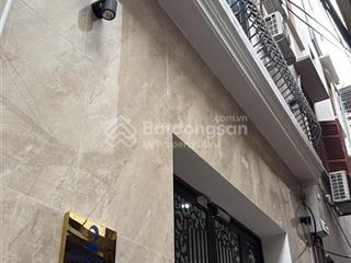 Phòng ccmn xây mới 7 tầng thang máy, có ban công tại ngọc khánh, giường đôi full nt, giá thuê 5.4tr