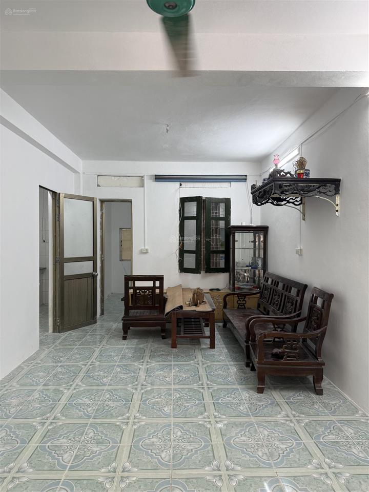 Cho thuê phòng thuộc khu khí tượng thủy văn tại ngõ 95/9 chùa bộc, dt sử dụng 80m, giá chỉ 7.5tr/th