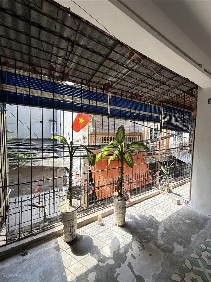 Cc cho thuê phòng 7.5tr/th, phù hợp làm lớp học hoặc gia đình 45 người ở tại chùa bộc, gần bể bơi.