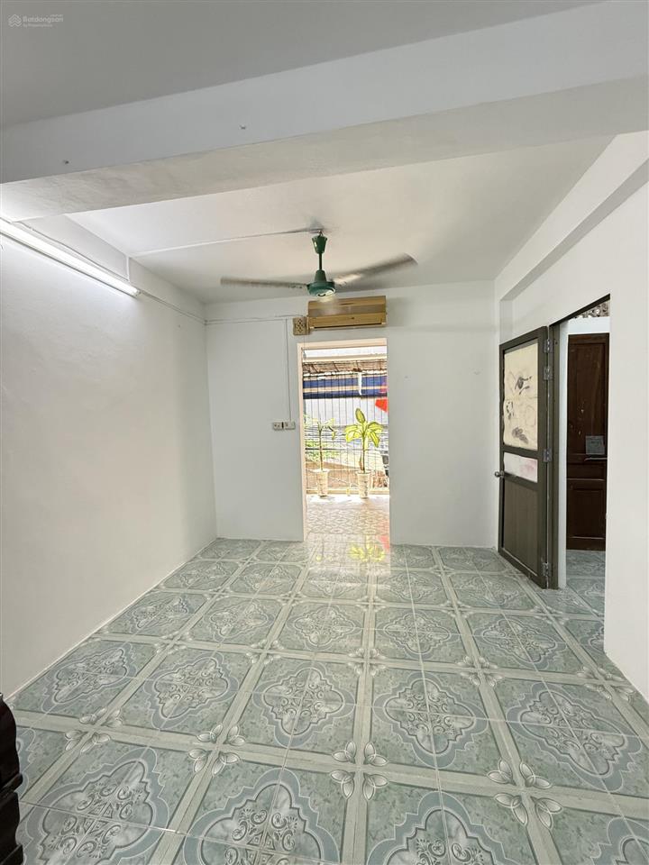 Cc cho thuê phòng 7.5tr/th, phù hợp làm lớp học hoặc gia đình 45 người ở tại chùa bộc, gần bể bơi.