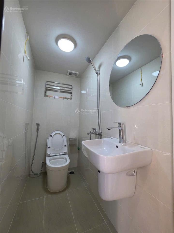 Cho thuê phòng nhà 7 tầng thang máy, xây mới tại 13 lĩnh nam, gần timecity, 24m2, full nt, 5.5tr/th