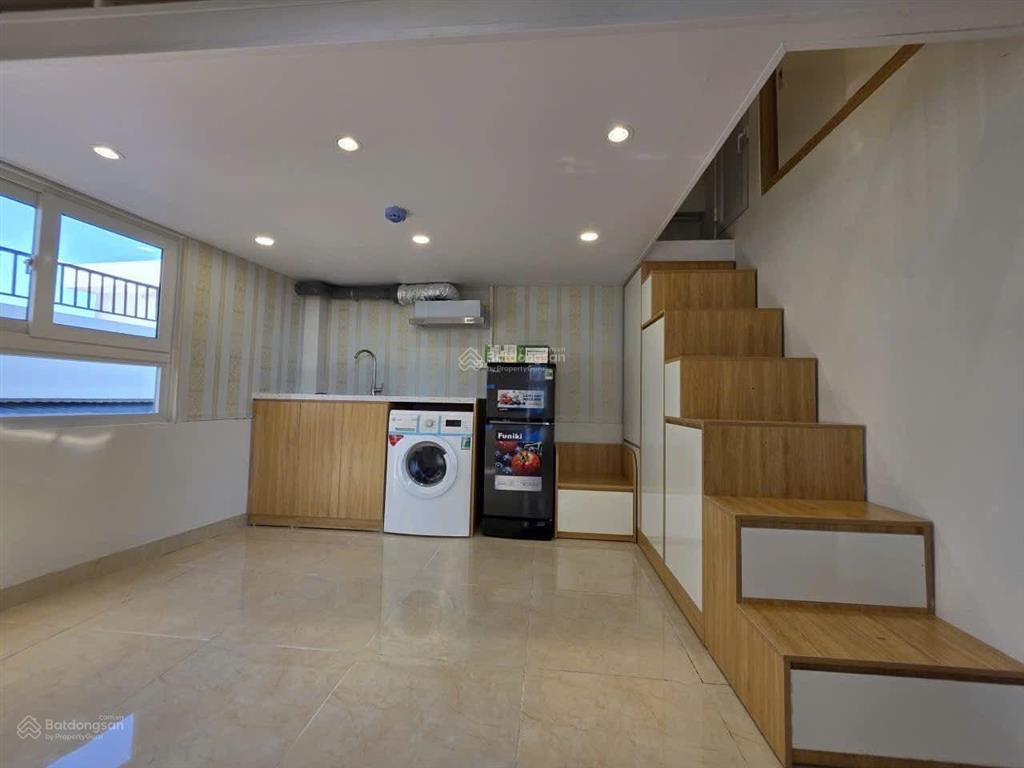 Cho thuê phòng nhà 7 tầng thang máy, xây mới tại 13 lĩnh nam, gần timecity, 24m2, full nt, 5.5tr/th