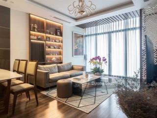 Cho thuê căn 2 ngủ hoàng cầu skyline  36 hoàng cầu view hồ giá 20 triệu.  0372 004 ***