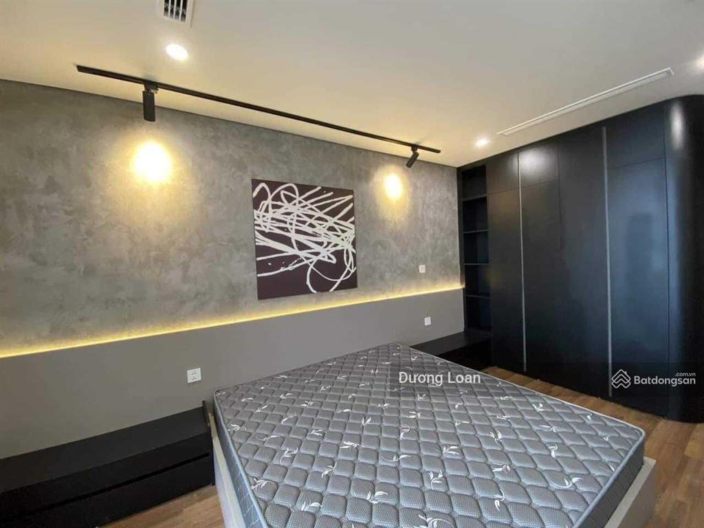 Cho thuê căn hộ 2 ngủ tại 93 láng hạ  tòa vip khu vực láng hạ có đồ.  0372 004 ***