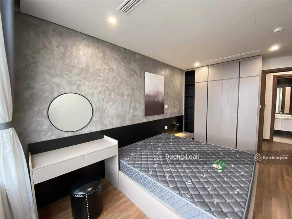 Cho thuê căn hộ 2 ngủ tại 93 láng hạ  tòa vip khu vực láng hạ có đồ.  0372 004 ***