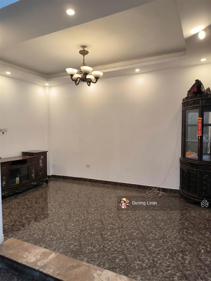 Cho thuê nhà riêng ngõ 107 phố đào tấn. gía 10 triệu cho 4 tầng gồm 3pn. gía có thương lượng thêm