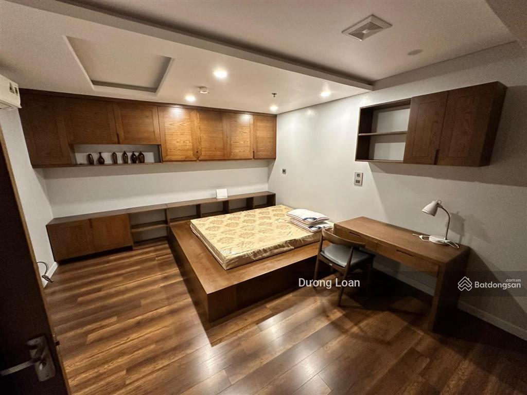 Cho thuê căn hộ 3pn 93 láng hạ  tòa vip khu vực láng hạ.  0372 004 ***