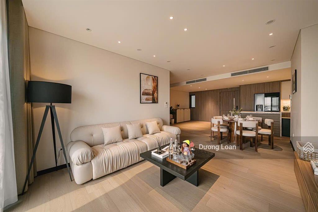 Cần bán căn hộ chung cư watermark  395 lạc long quân 2pn, 110m2 view hồ tầng cao