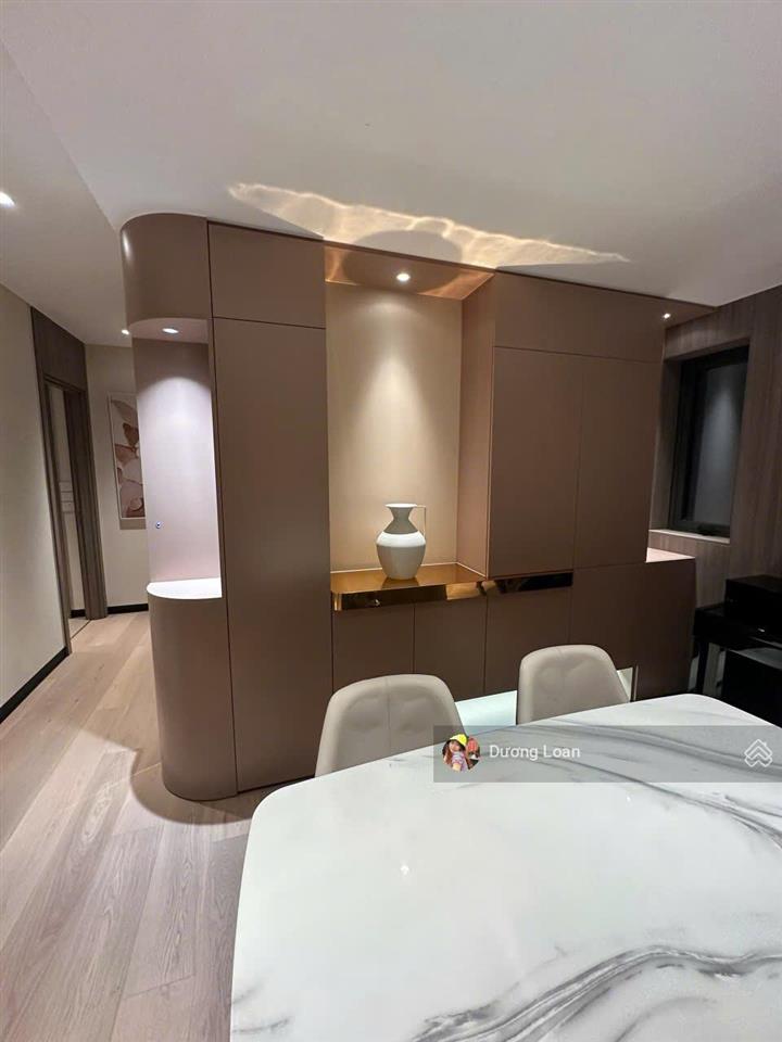 Cần bán căn hộ chung cư watermark  395 lạc long quân 2pn, 110m2 view hồ tầng cao