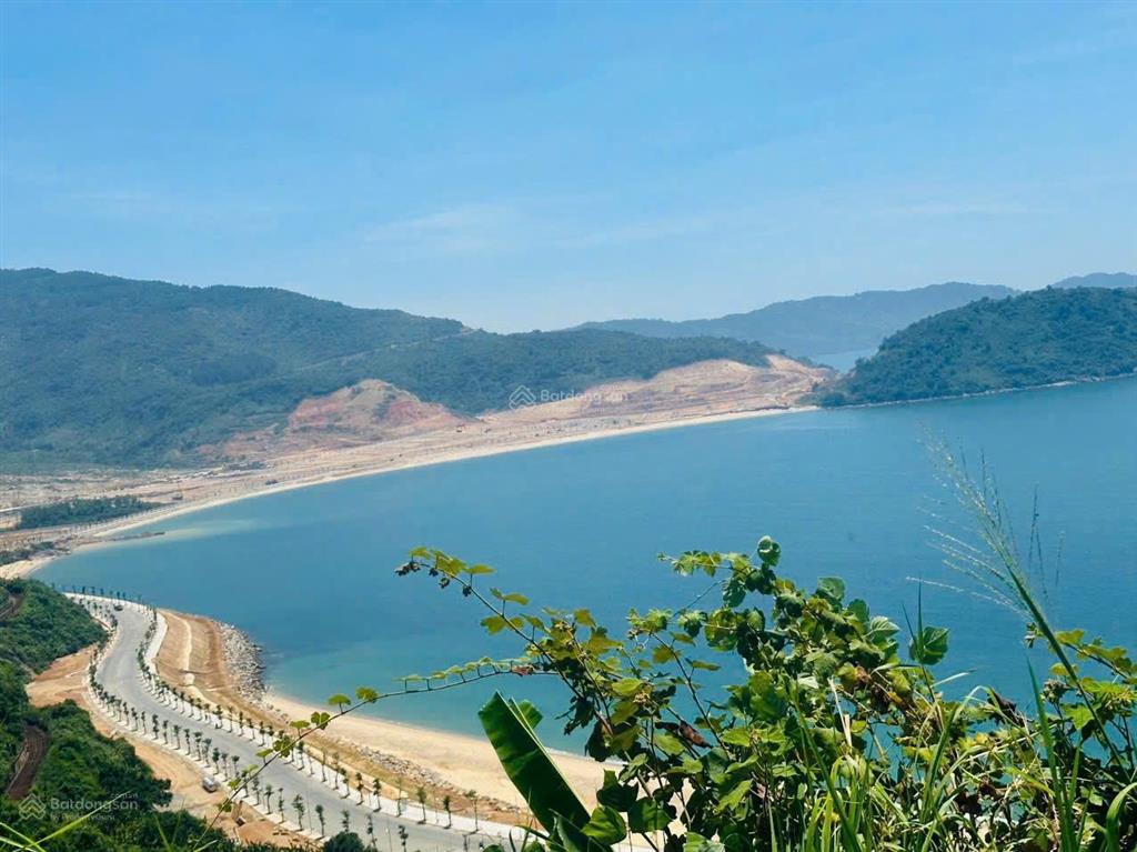 Sở hữu nhà phố 63m2 chỉ 5,590 tỷ đồng tại bạch vân vinhomes hải vân bay.  0986 006 ***