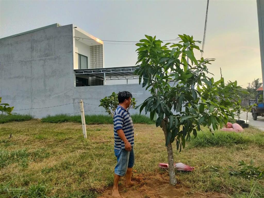 Bán 385m2 thổ cư đất phù hợp xây biệt thự vườn, ao cá và sân vườn giá chỉ 2 tỷ 4