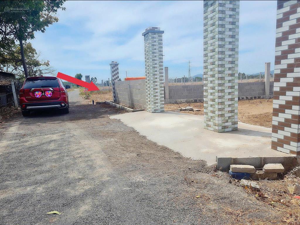 Bán 1000m2 sẵn 60m2 tc đất đỏ tp.hcm chính chủ giá chỉ 2 tỷ 5 tặng giếng nước, điện tận nơi, cổng
