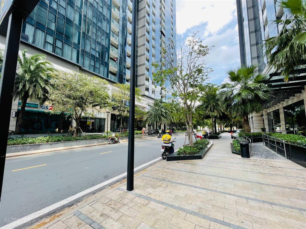 Cho thuê shophouse vinhomes golden river với giá thuê 50tr/th.  0904 320 *** mr. nguyên