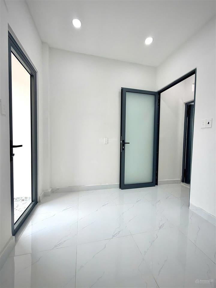Bán nhà chiến lược  quận bình tân. nhà mới vào ở ngay, công năng đầy đủ giá tốt.