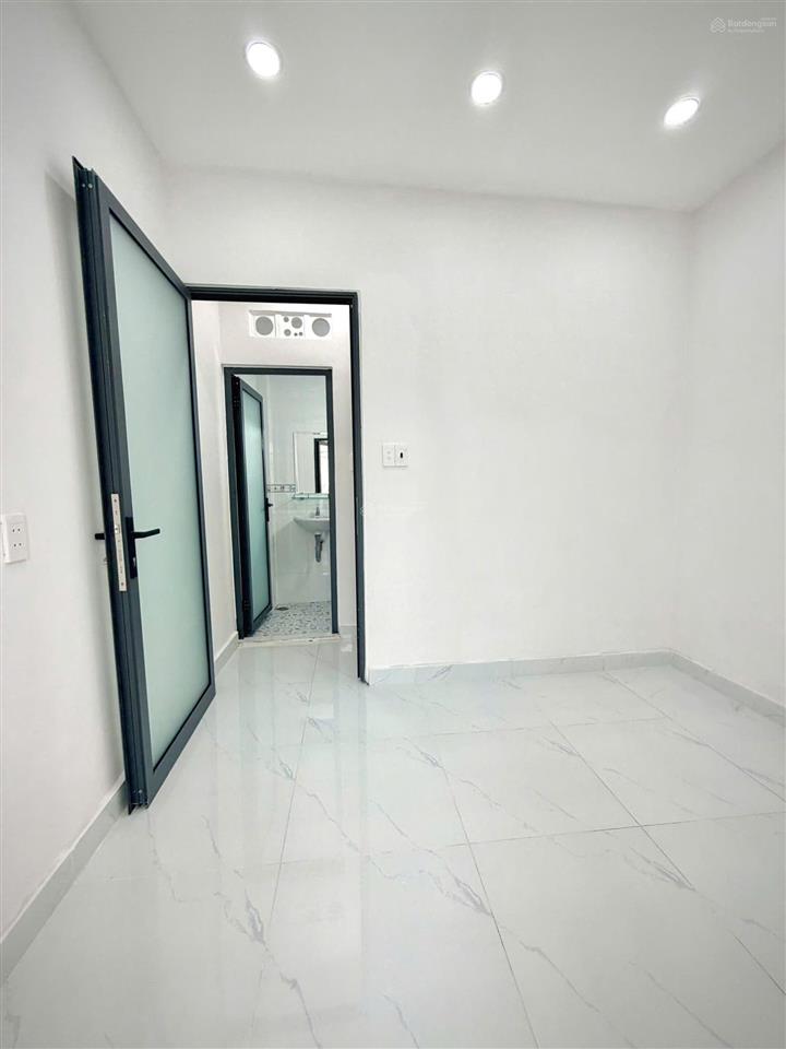 Bán nhà chiến lược  quận bình tân. nhà mới vào ở ngay, công năng đầy đủ giá tốt.