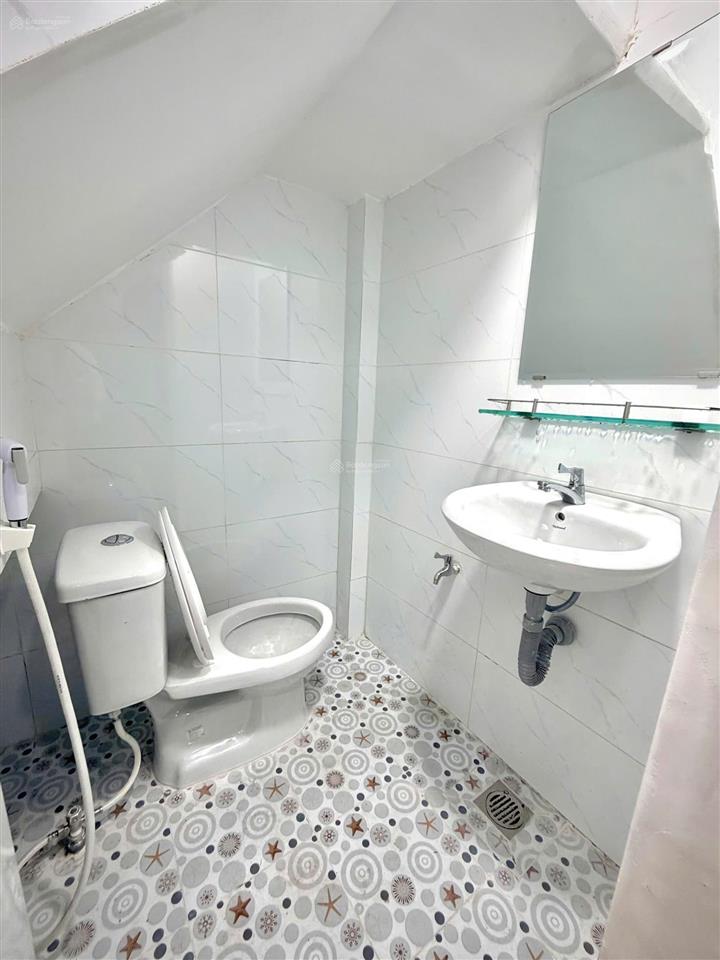 Bán nhà chiến lược  quận bình tân. nhà mới vào ở ngay, công năng đầy đủ giá tốt.