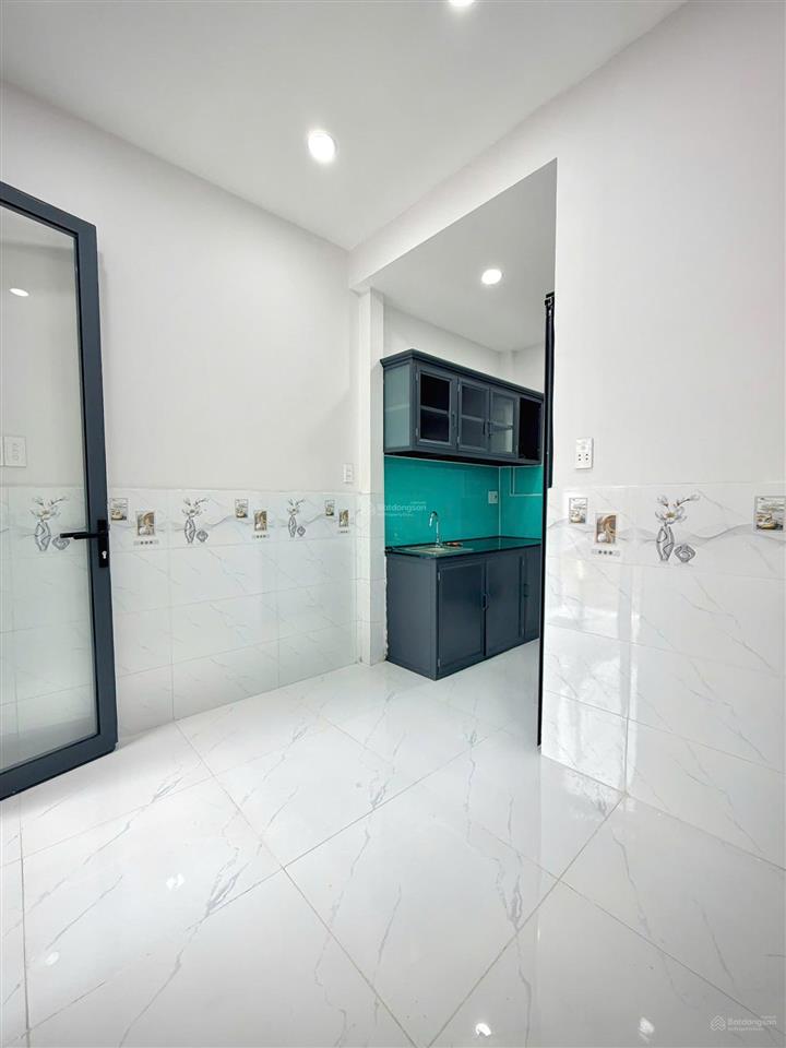 Bán nhà chiến lược  quận bình tân. nhà mới vào ở ngay, công năng đầy đủ giá tốt.