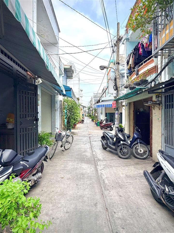 Bán nhà riêng đường chiến lược bình trị đông. nở hậu 4,6. nhà đẹp 4 pn, khu vip.