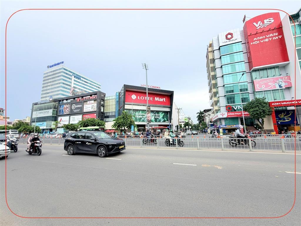 Bán tòa building 123 cộng hòa tân bình, mặt tiền lớn vị trí đắc địa số 1. kinh doanh cực tốt