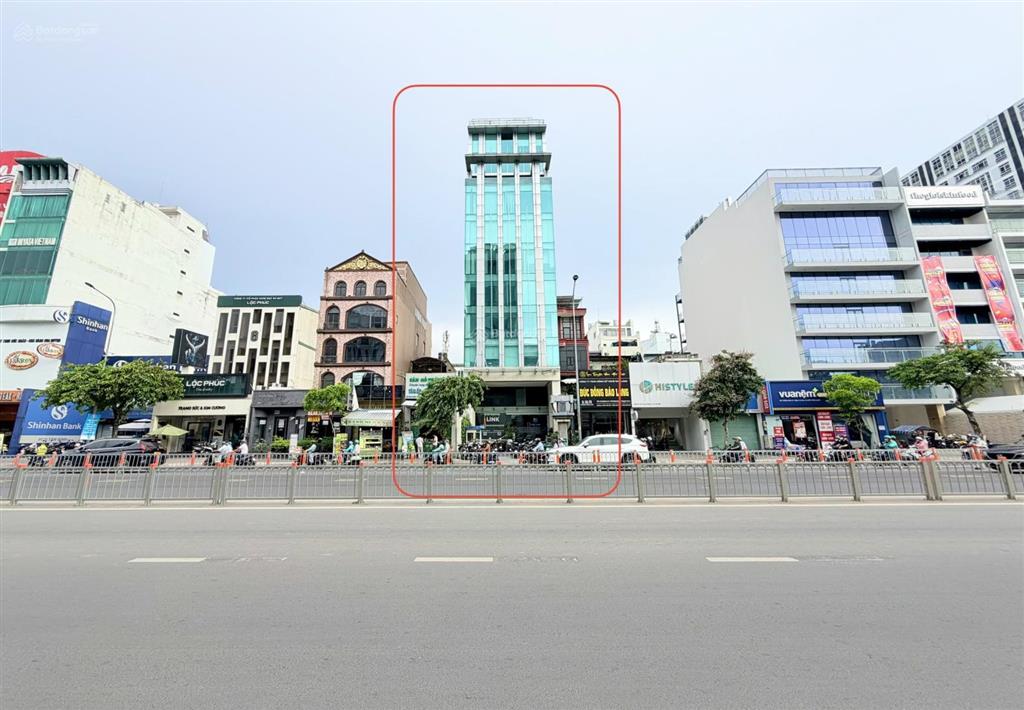 Bán tòa building 123 cộng hòa tân bình, mặt tiền lớn vị trí đắc địa số 1. kinh doanh cực tốt