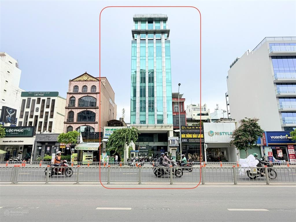 Bán tòa building 123 cộng hòa tân bình, mặt tiền lớn vị trí đắc địa số 1. kinh doanh cực tốt