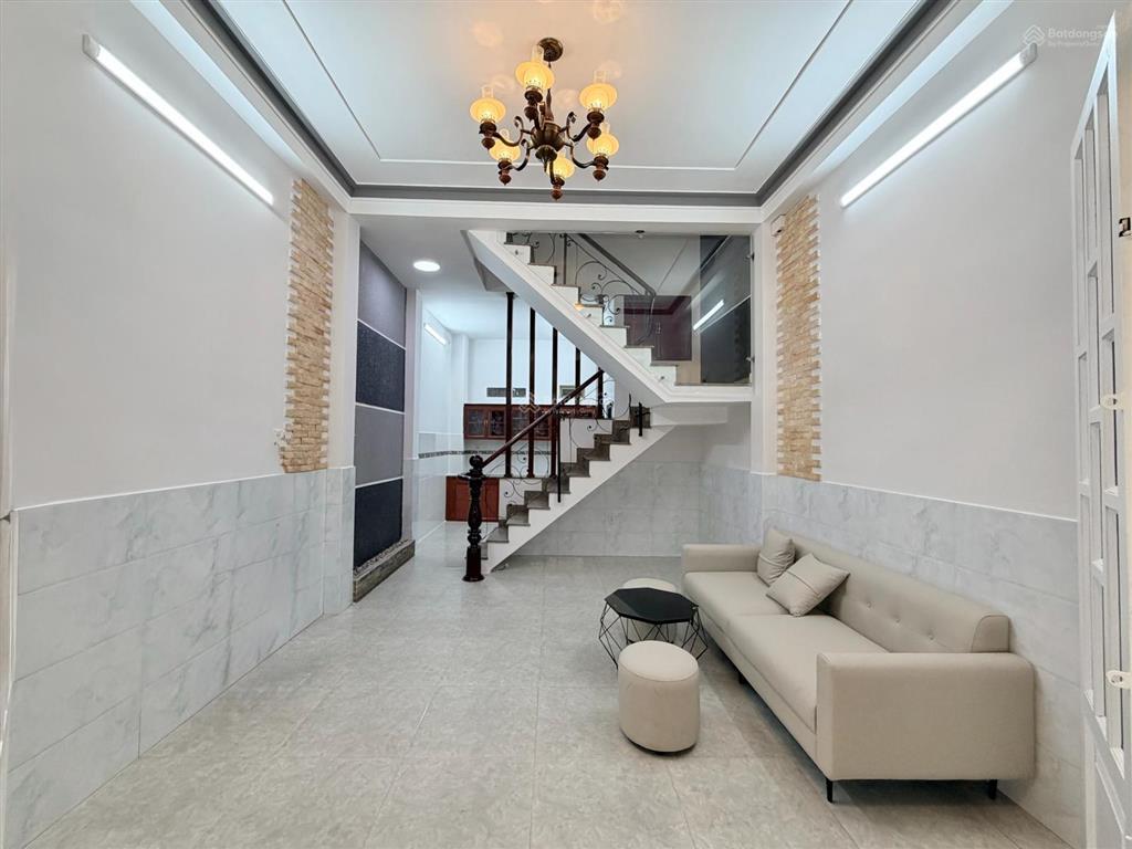 Chính chủ bán nhà mới ở ngay 14a lê thúc hoạch tân phú. 44x5 tầng.  0909 966 ***