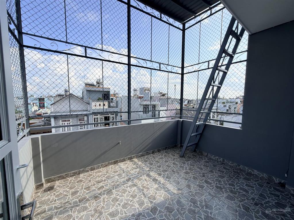 Chính chủ bán nhà mới ở ngay 14a lê thúc hoạch tân phú. 44x5 tầng.  0909 966 ***