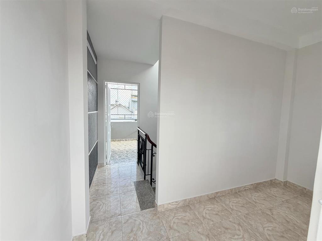 Chính chủ bán nhà mới ở ngay 14a lê thúc hoạch tân phú. 44x5 tầng.  0909 966 ***